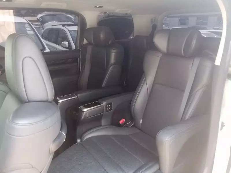 Toyota Alphard   - 2018