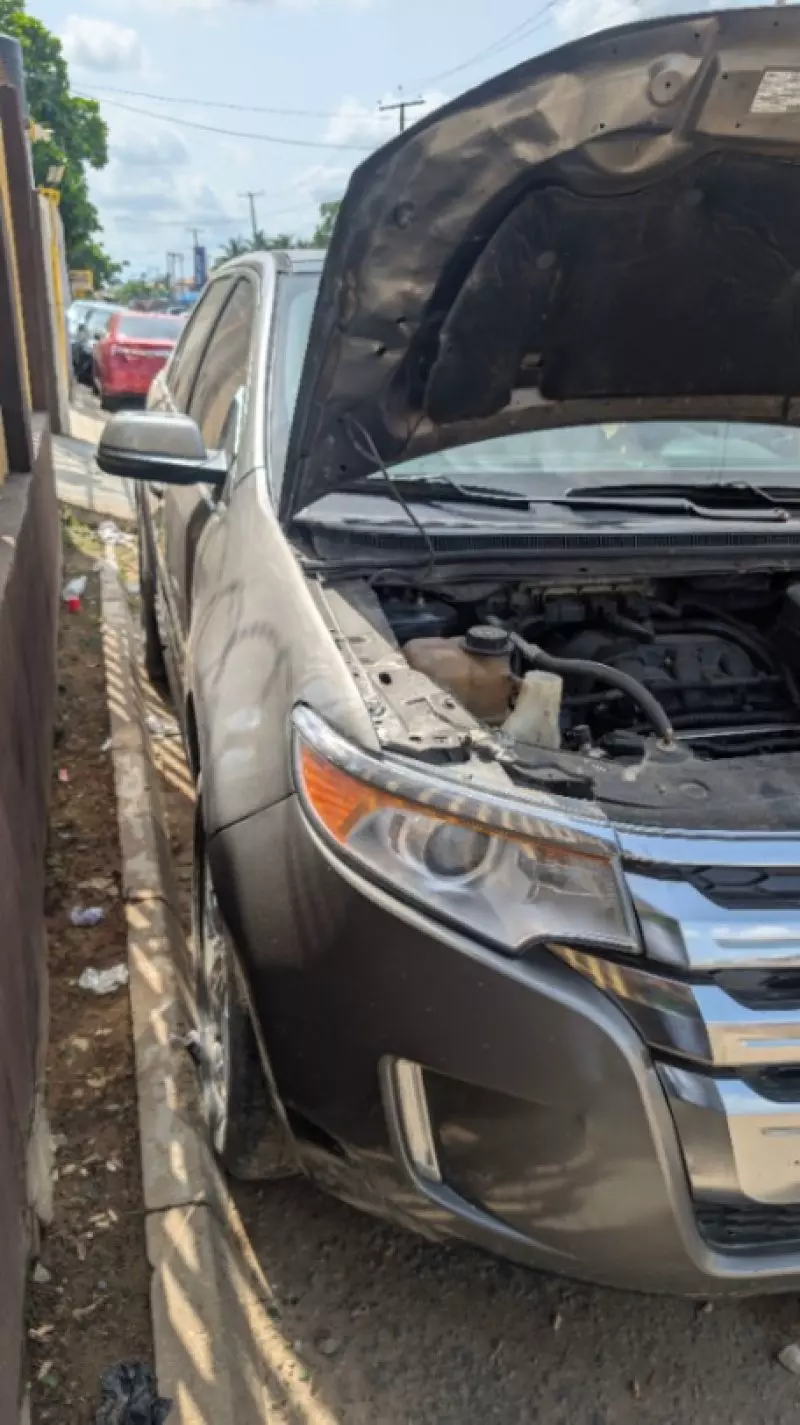 Ford Edge 3.5L    - 2012