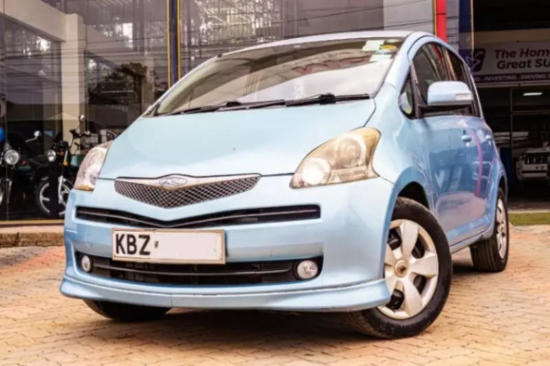 Toyota Ractis   - 2006