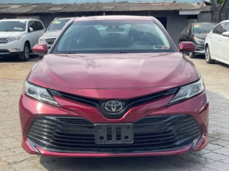 Toyota Camry   - 2018