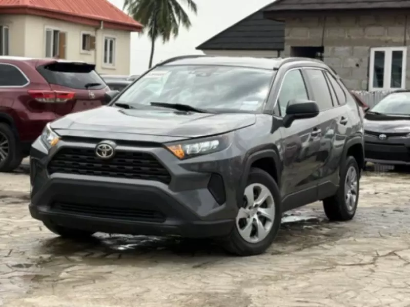 Toyota RAV 4   - 2021