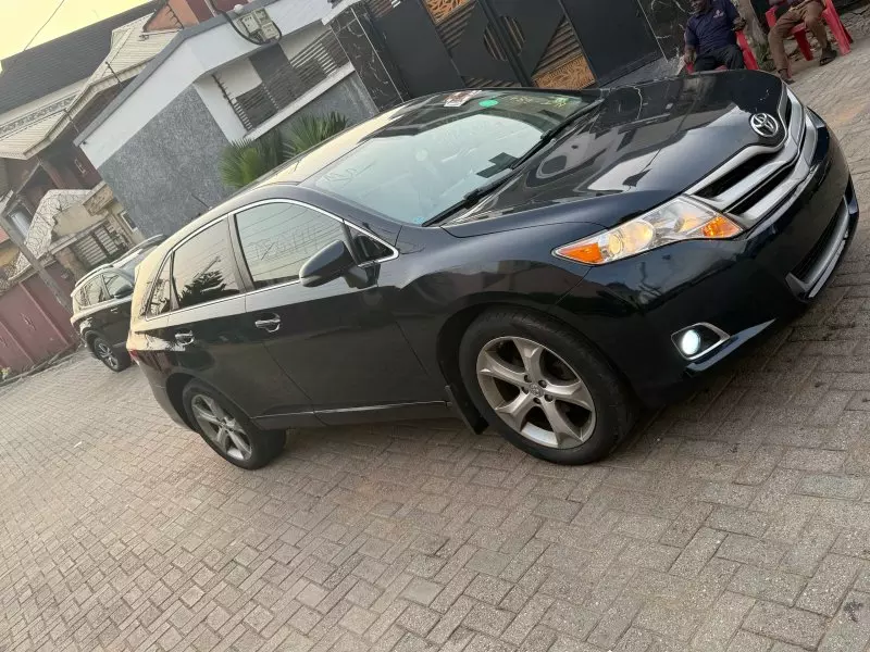 Toyota Venza   - 2013