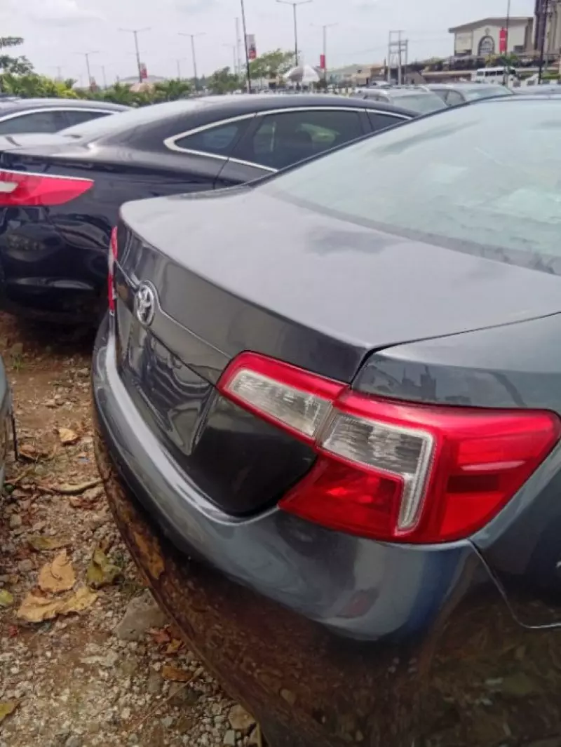 Toyota Camry   - 2013