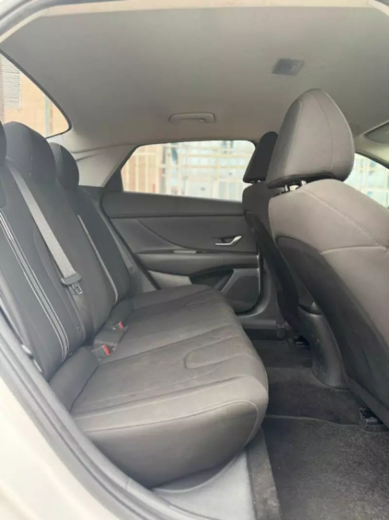 Hyundai Elantra   - 2021