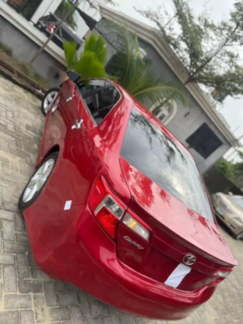 Toyota Camry   - 2013