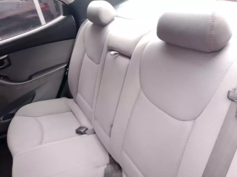 Hyundai Elantra   - 2013