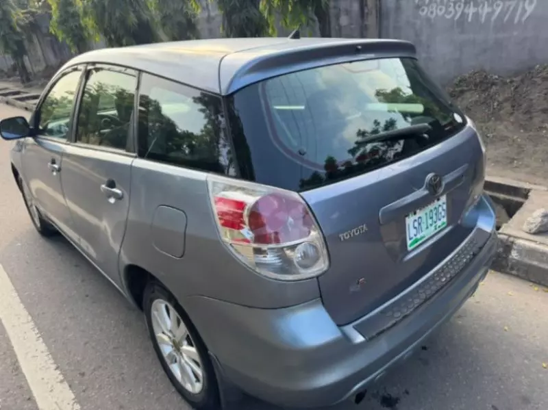 Toyota Matrix   - 2005