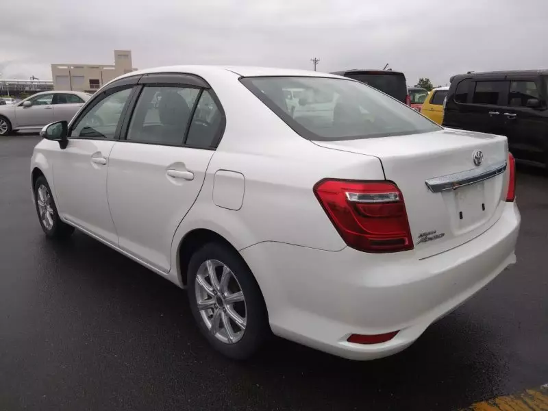 Toyota Axio    - 2016
