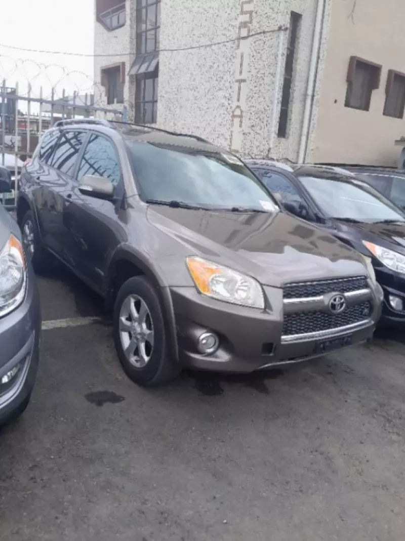 Toyota RAV4 - 2010