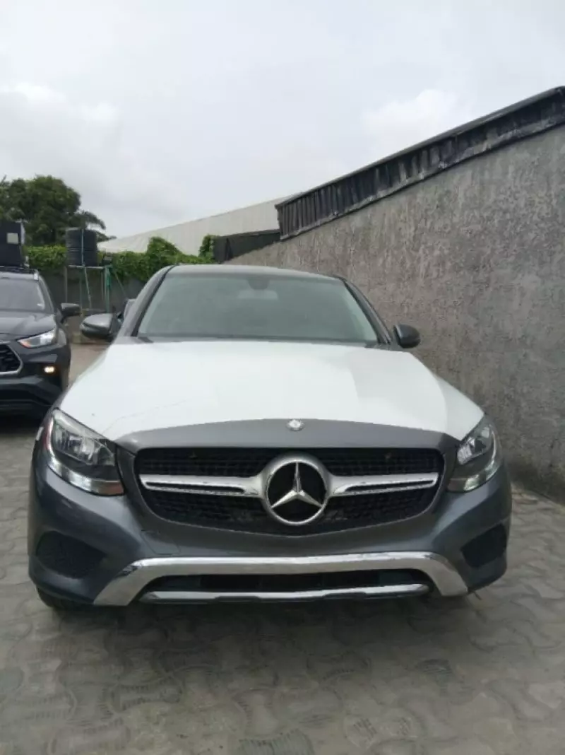 Mercedes-Benz GLC 300   - 2017