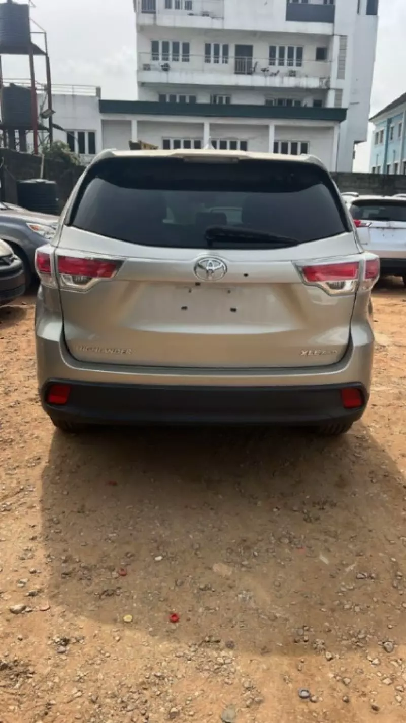 Toyota Highlander - 2014