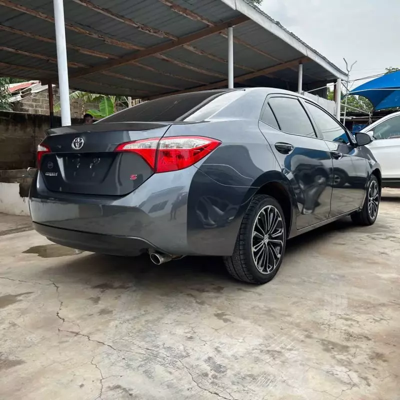 Toyota Corolla   - 2016