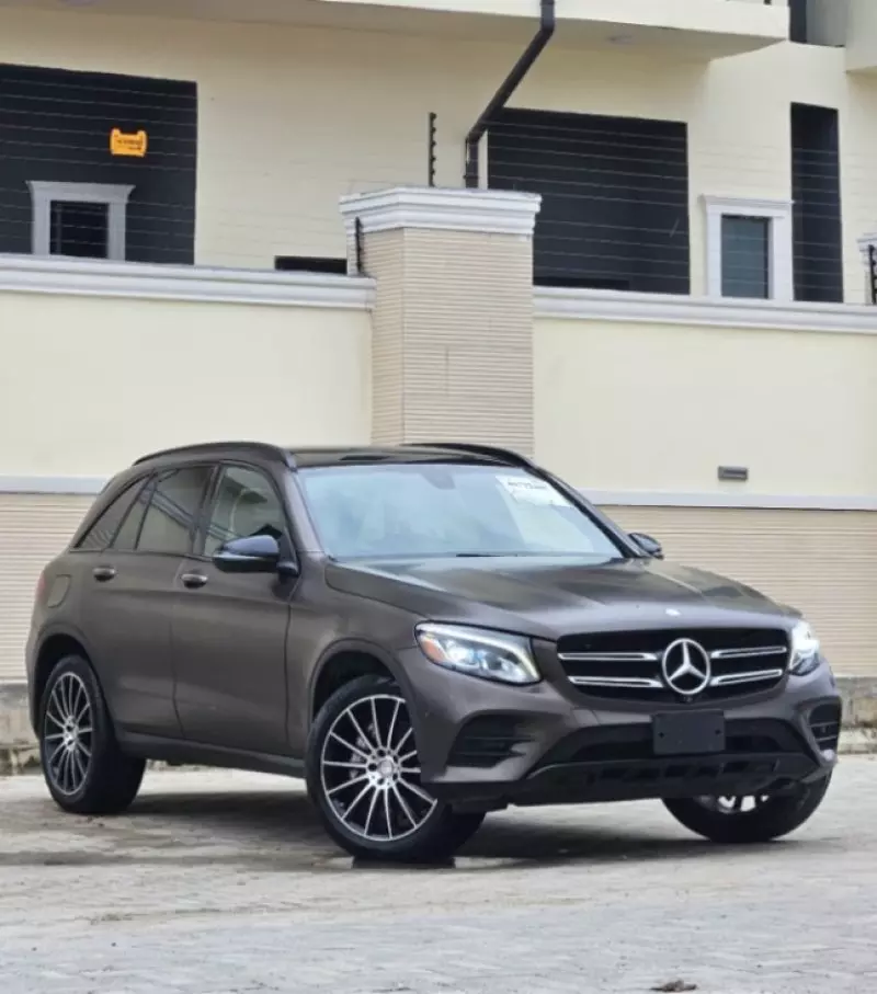 Mercedes-Benz GLC 300   - 2017