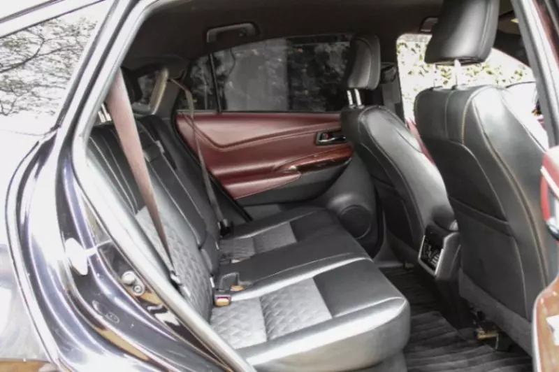 Toyota Harrier   - 2017