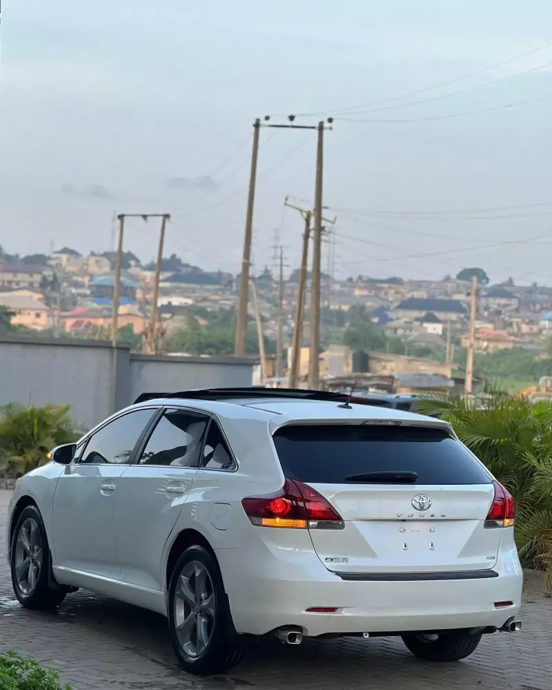 Toyota Venza   - 2013