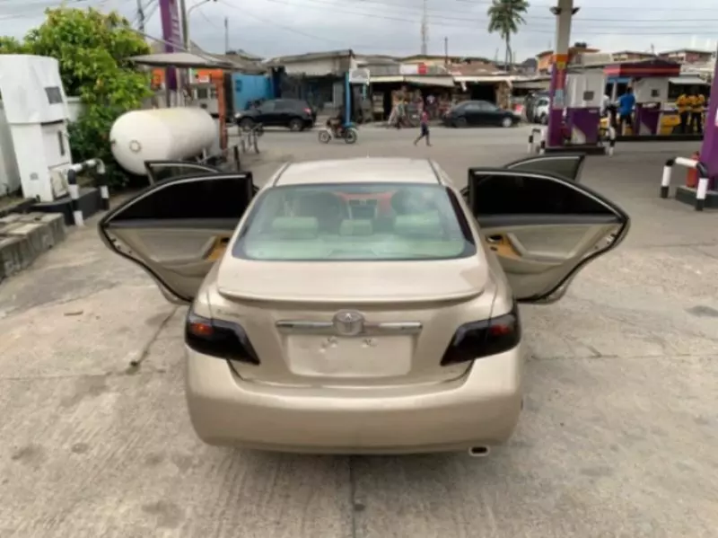 Toyota Camry   - 2008