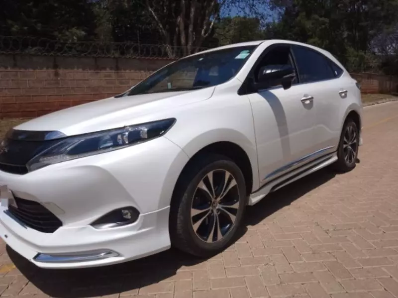 Toyota Harrier   - 2015