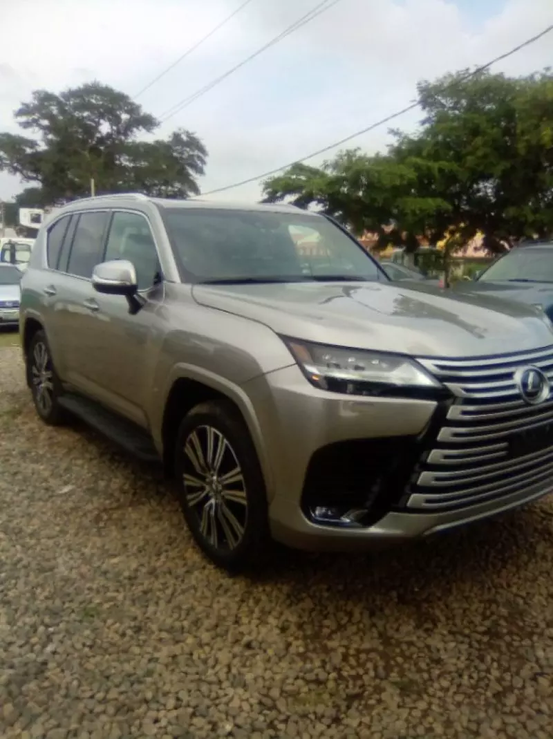 Lexus LX 600   - 2022