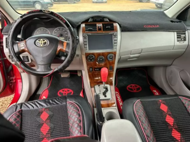 Toyota Corolla   - 2012