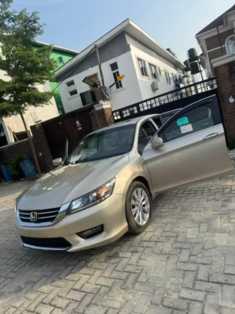 Honda Accord   - 2015