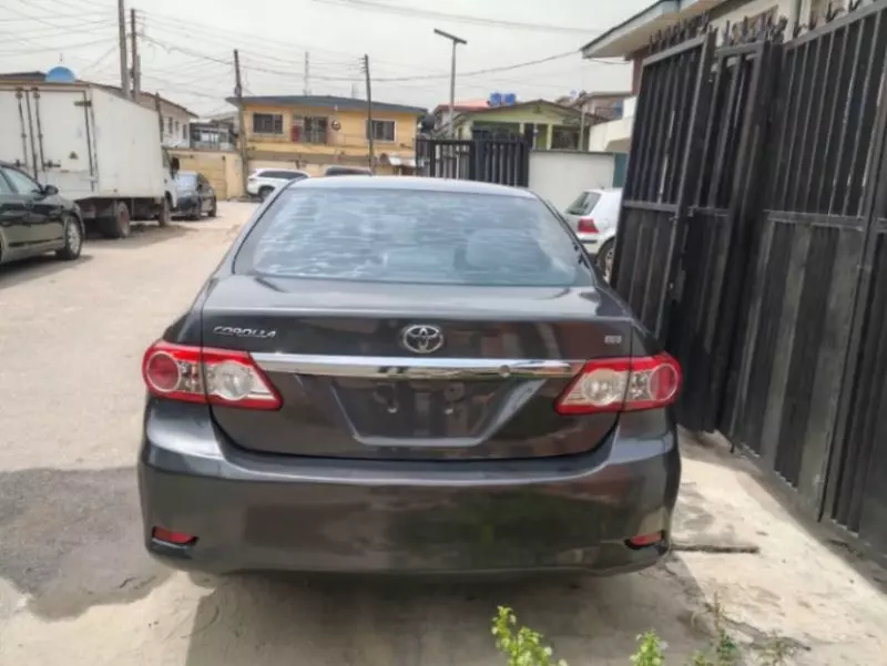 Toyota Corolla   - 2012