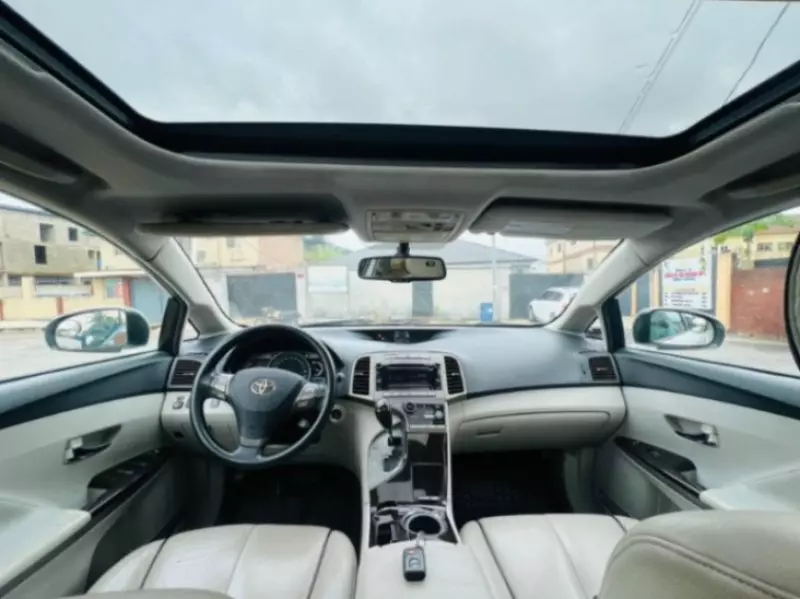 Toyota Venza   - 2012