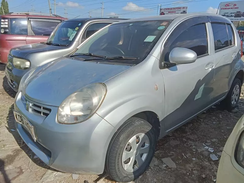 Toyota Passo   - 2013