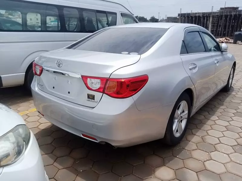 Toyota Mark X   - 2013