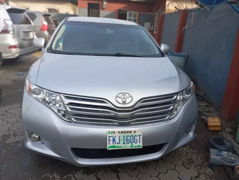 Toyota Venza   - 2012