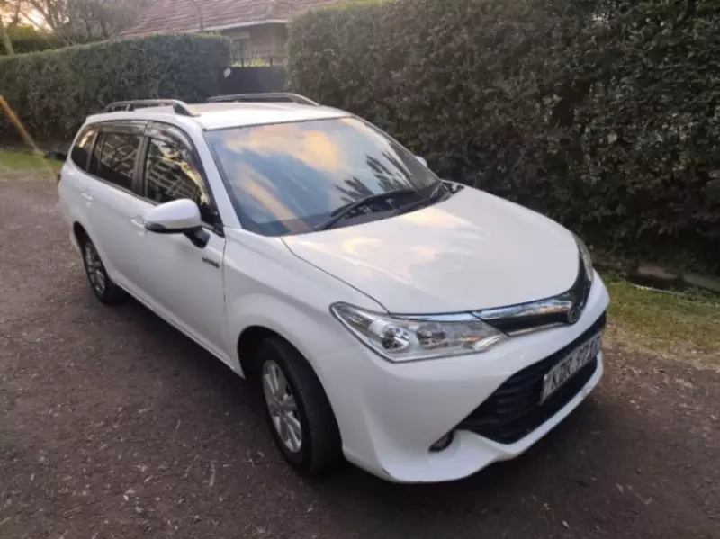 Toyota Fielder hybrid    - 2017