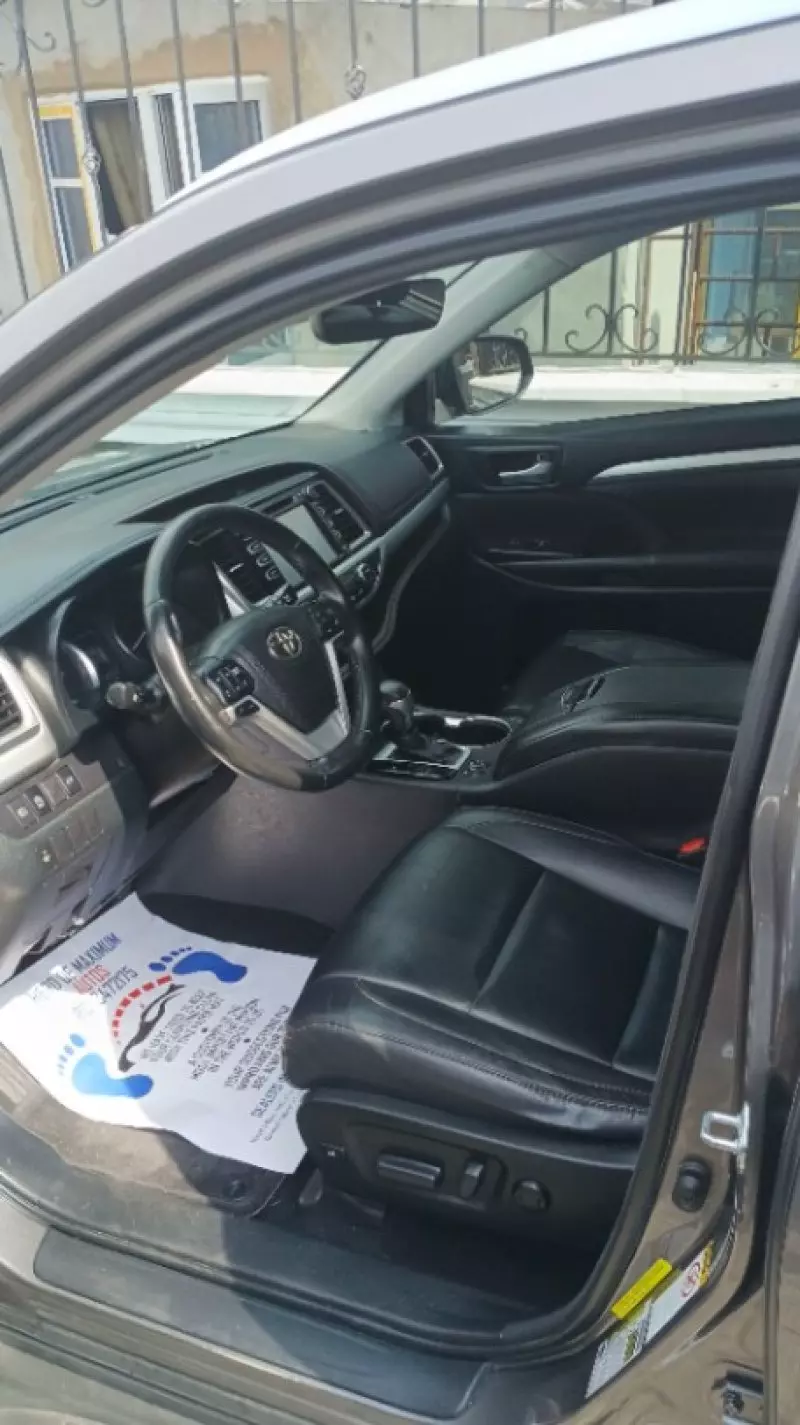 Toyota Highlander   - 2018