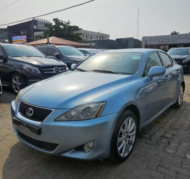 Lexus IS 250   - 2005