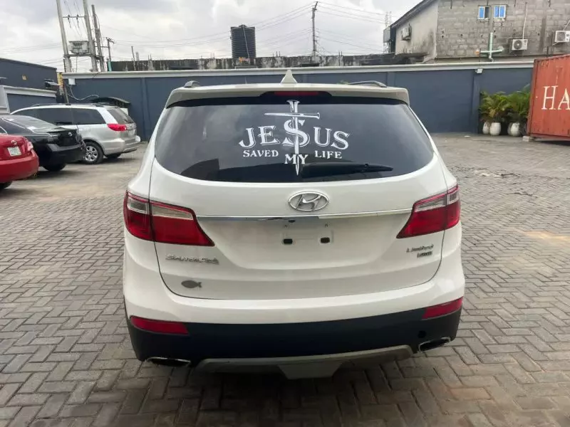 Hyundai Santa Fe   - 2013