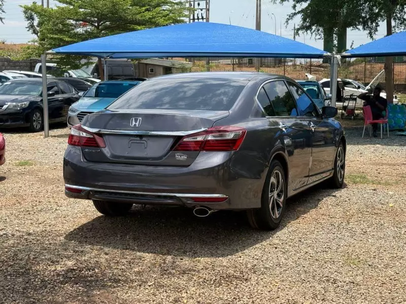 Honda Accord   - 2017