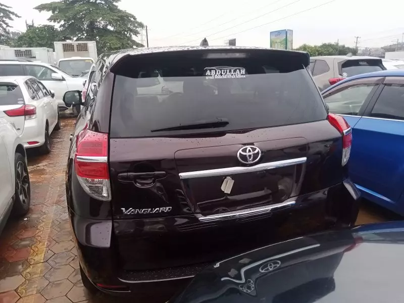 Toyota Vanguard    - 2012