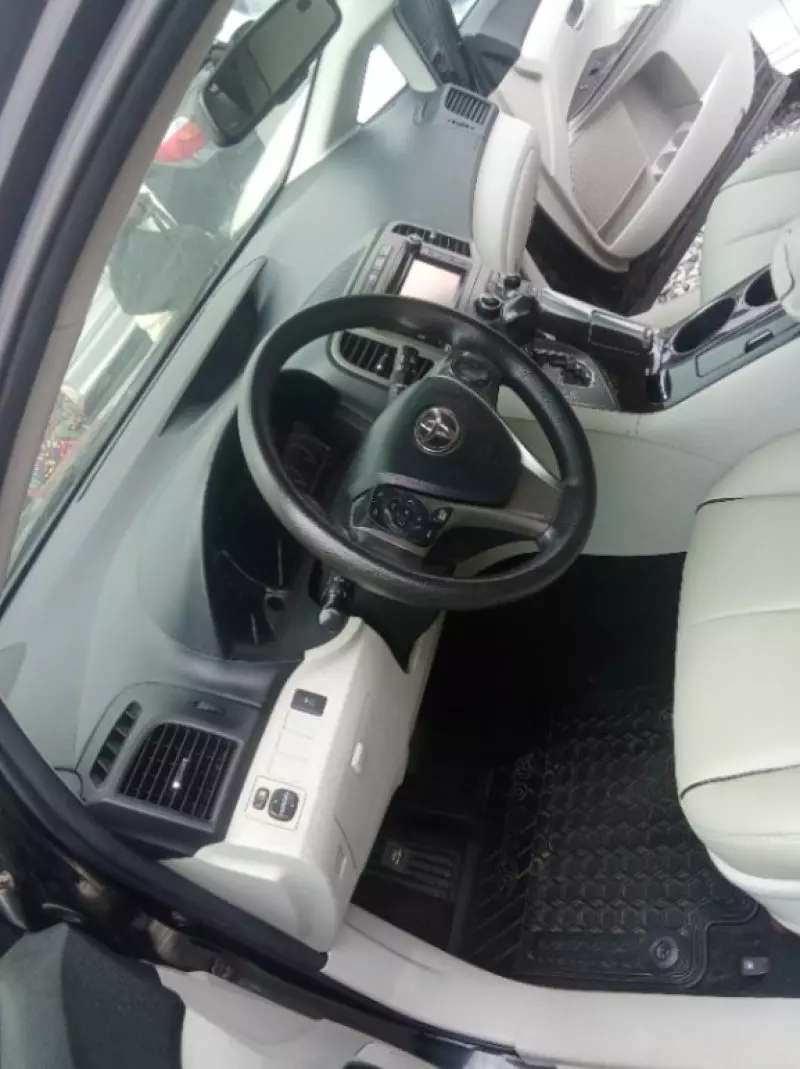 Toyota Venza   - 2014