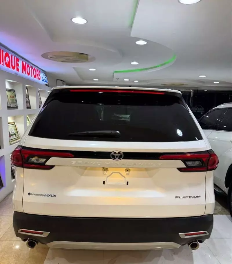 Toyota Grand Highlander   - 2024