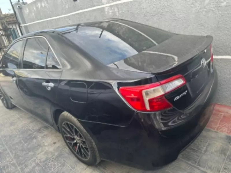 Toyota Camry   - 2012
