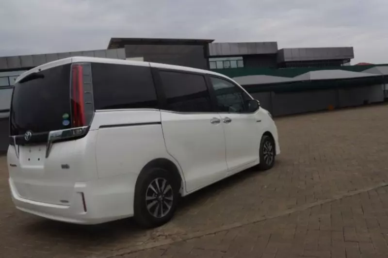 Toyota esquire   - 2018