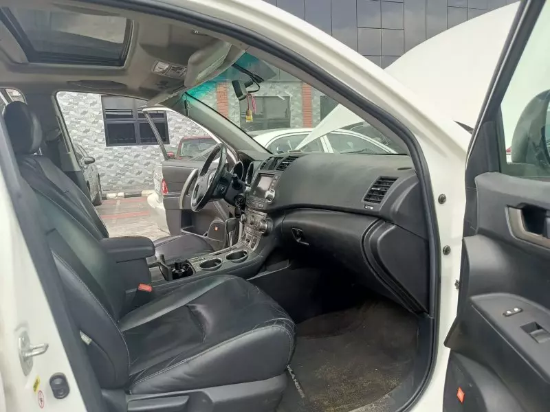 Toyota Highlander   - 2011