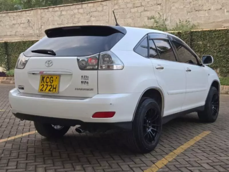 Toyota Harrier   - 2010