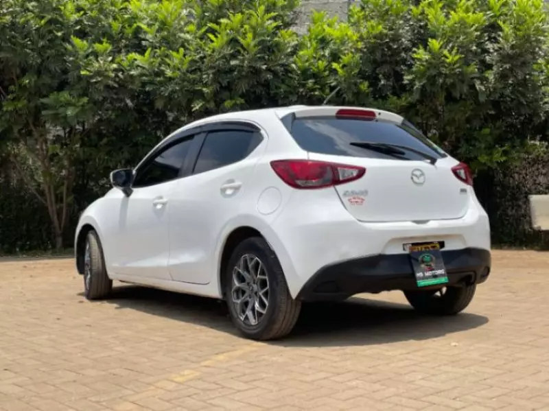 Mazda Demio   - 2017
