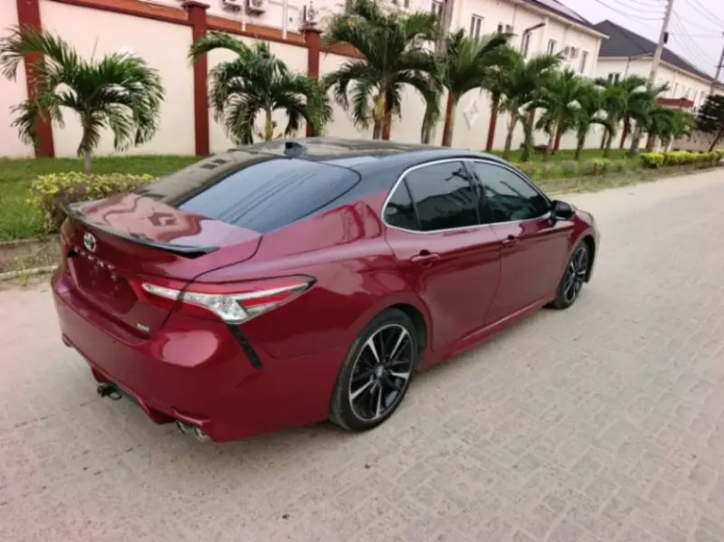 Toyota Camry   - 2018