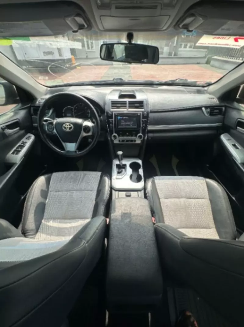Toyota Camry   - 2012