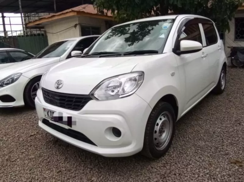 Toyota Passo   - 2017