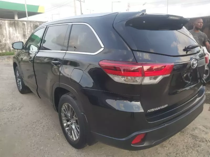 Toyota Highlander   - 2018