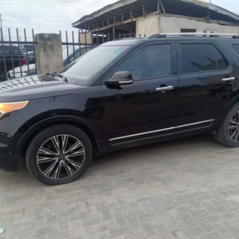 Ford Explorer   - 2014