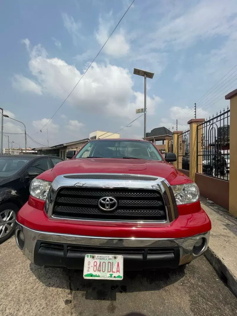 Toyota Tundra   - 2012