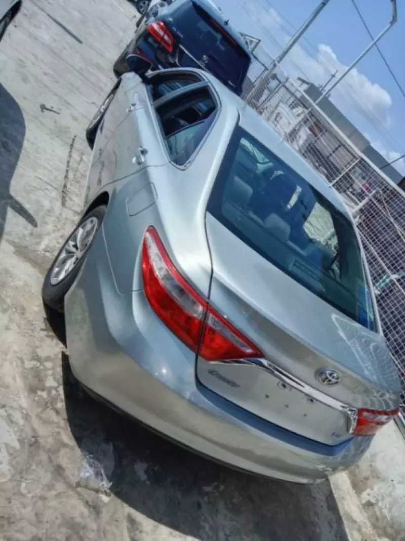 Toyota Camry   - 2016