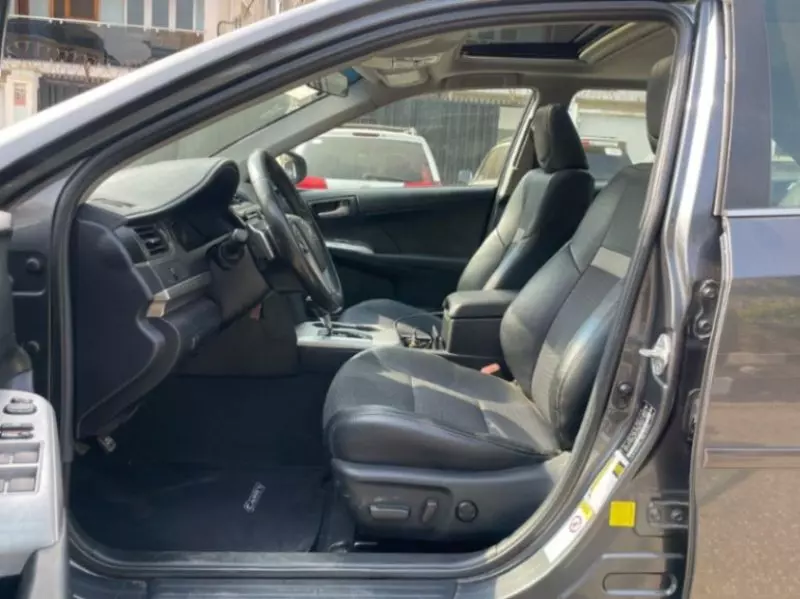 Toyota Camry   - 2012